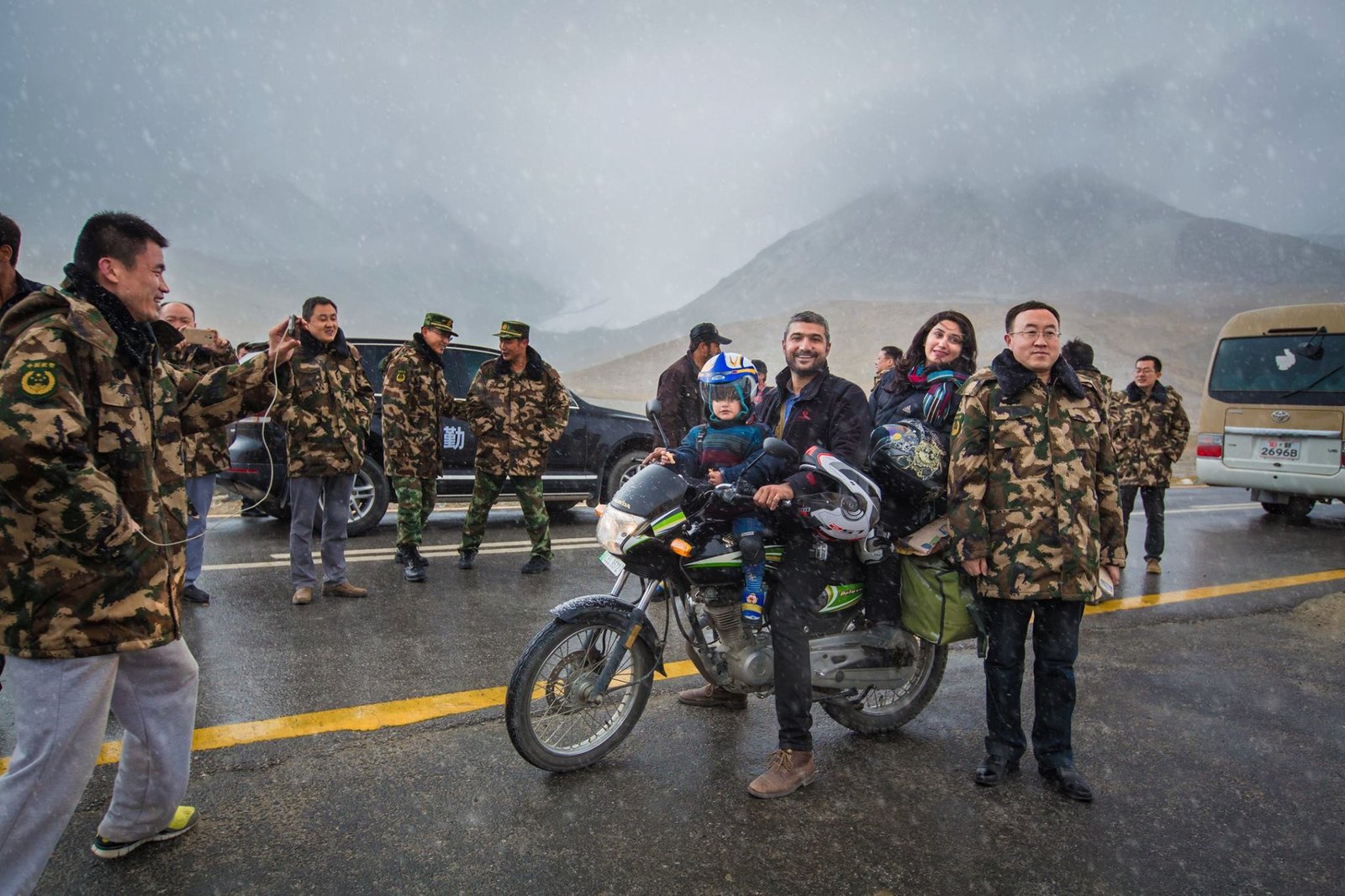 China Army Khunjarab Pass Hunza Gilgit 