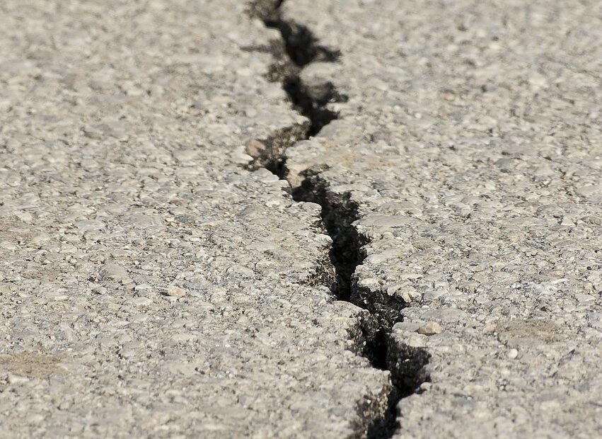earthquake, fracture, asphalt-1665892.jpg